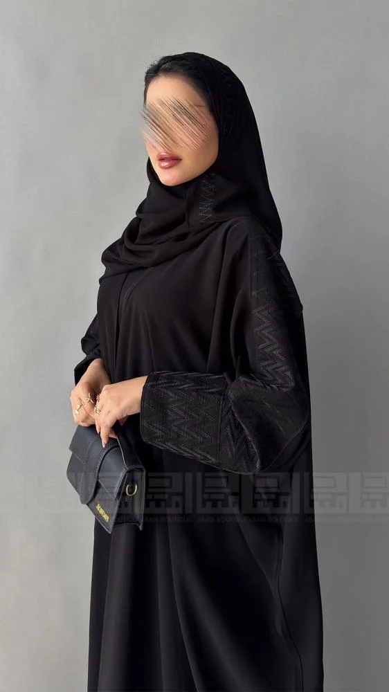 عباية سوداء بشت بأكمام مطرزة - 1416 (50)